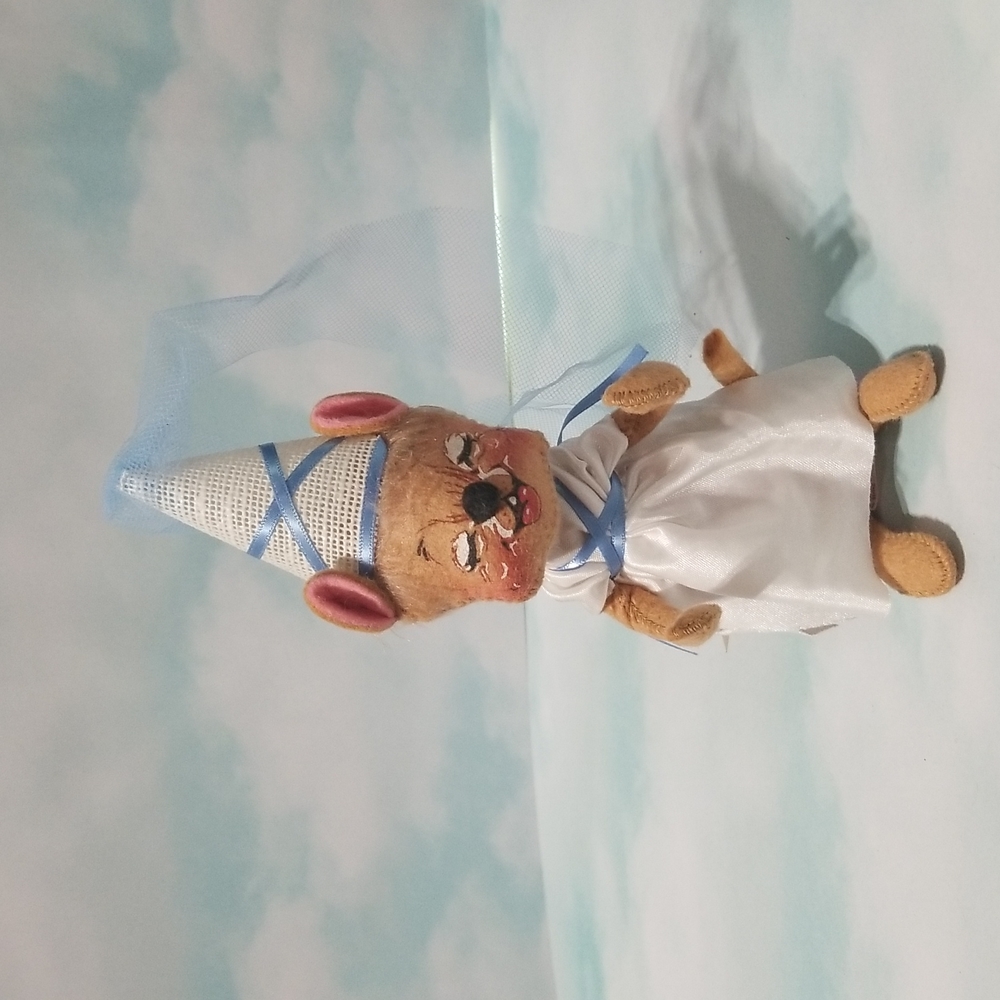 Annalee  1990 Maid Marion mouse